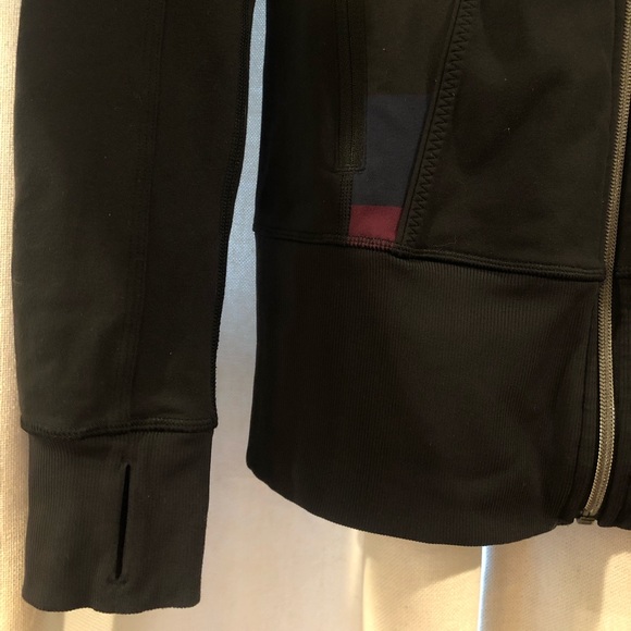 LULULEMON full zip jacket Size 4Color: Black - Picture 4 of 5